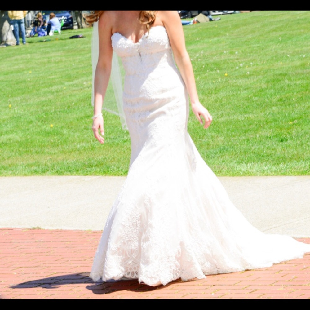 Ivory lace wedding dress
